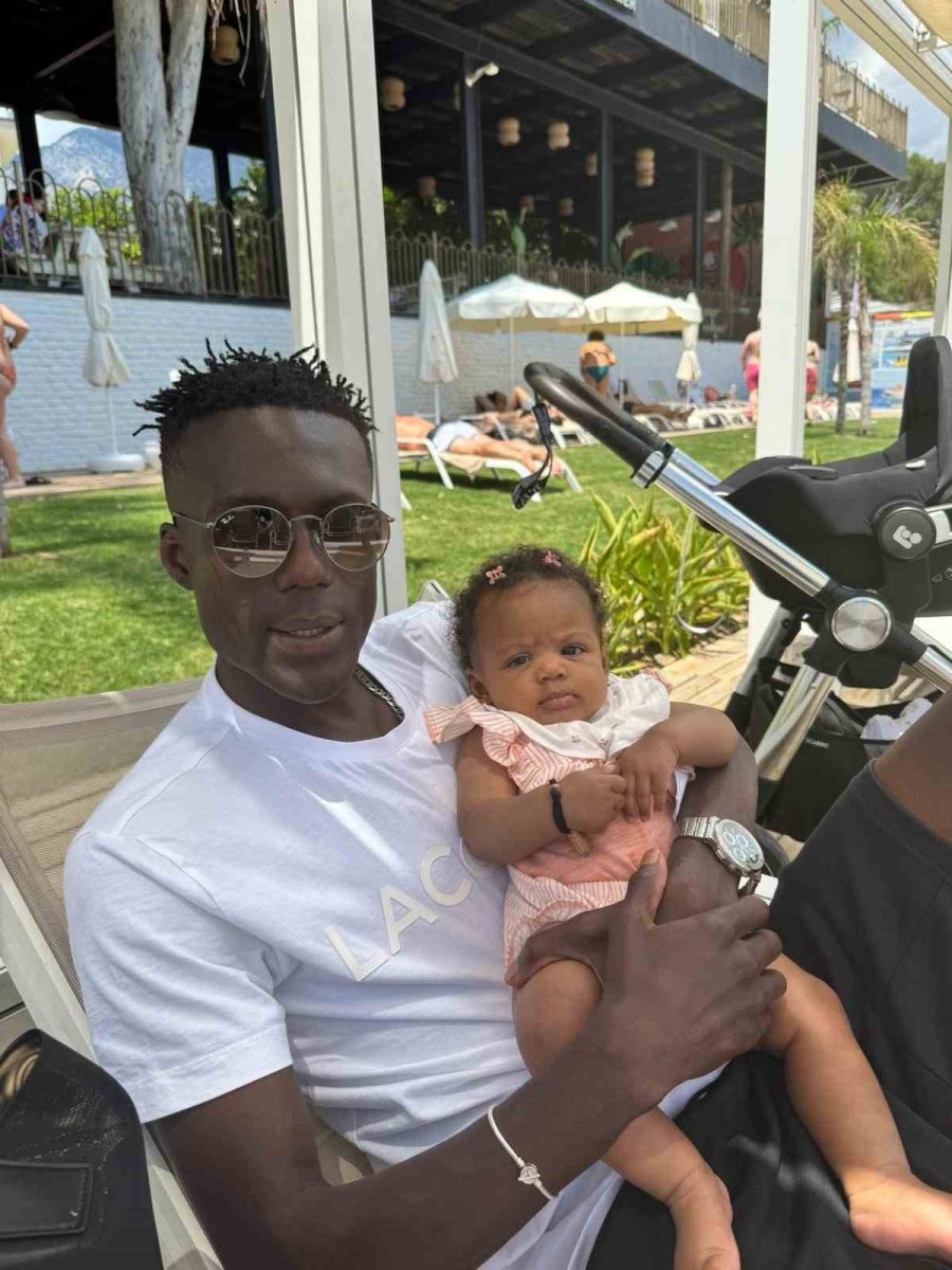 Bahis Ve Şike Soruşturmasında Tutuklanan Ndao’nun Eşi: "kızım İlk Yaş Gününe Babasız Girdi"