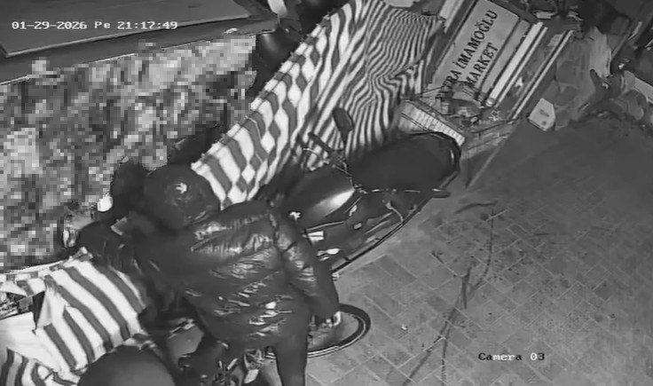 Alanya’da Araçların Lastiklerini Kesen, Tuvalete Zarar Verip, Marketten Yiyecek Ve İçecek Alan 3 Şüpheli Yakalandı