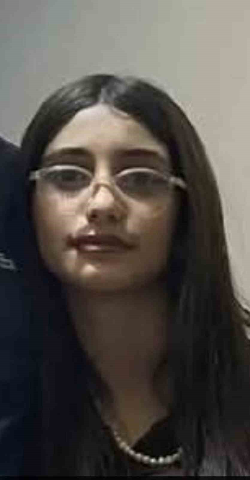 Mersin’deki Kazadan Acı Hikaye: İkizleri Ölüm Ayırdı, 3 Cenaze Yan Yana Defnedildi