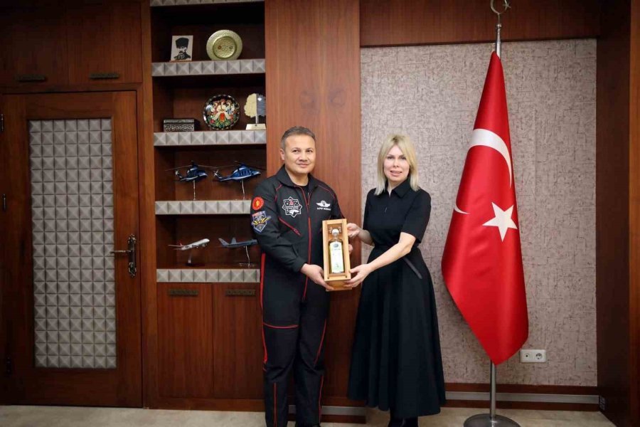 Türkiye’nin İlk Astronotu Alper Gezeravcı: "ay’a Gitmek Üzere İkinci Görevin Eşiğine Gelmiştik, Mart Ayına Ötelendi Şu Anda"