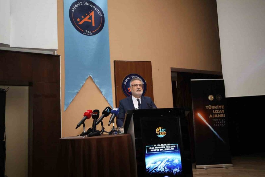 Türkiye’nin İlk Astronotu Alper Gezeravcı: "ay’a Gitmek Üzere İkinci Görevin Eşiğine Gelmiştik, Mart Ayına Ötelendi Şu Anda"