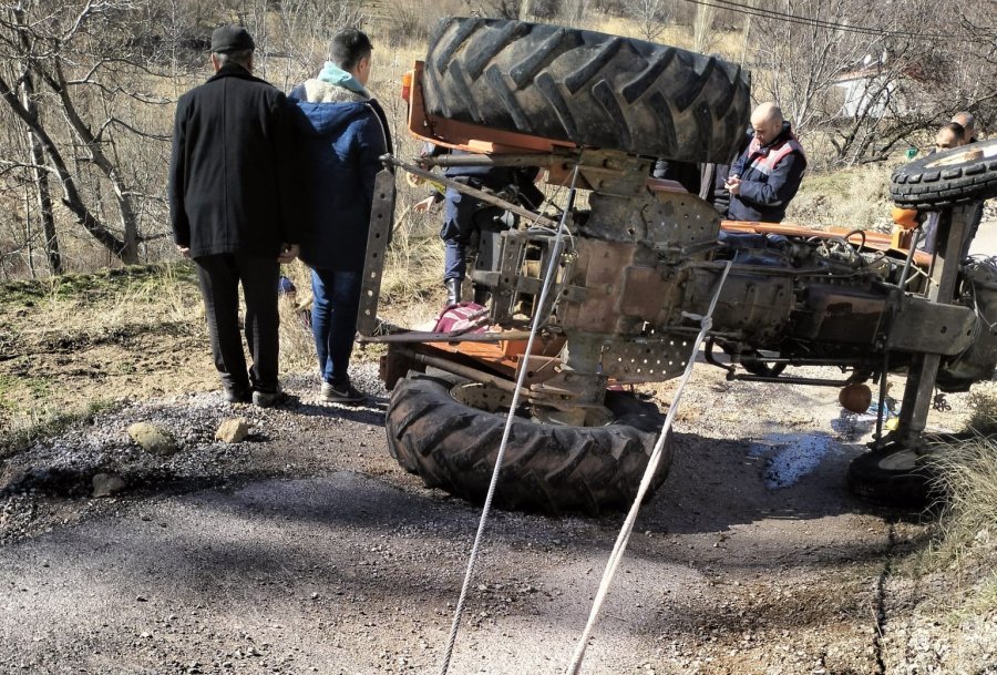 Karaman’da Traktör Kazası: 1 Ölü, 1 Yaralı