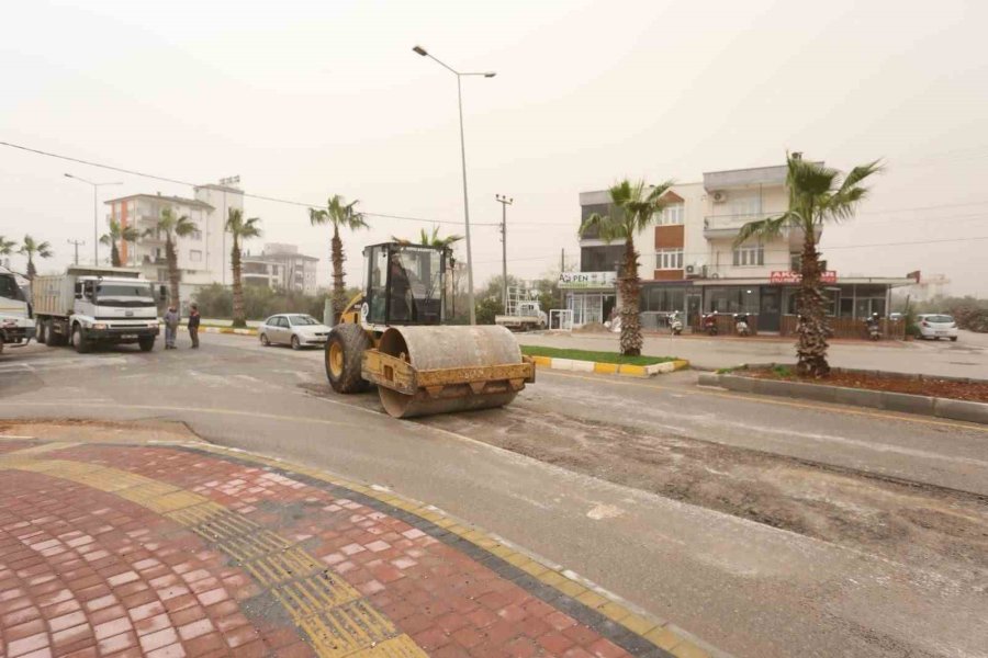 Kepez’de Yağış Sonrası Bozulan Yollara Müdahale