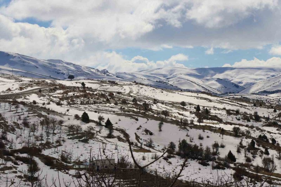 Konya’da Eriyen Kar Suları Göksu Nehri’ni Coşturdu