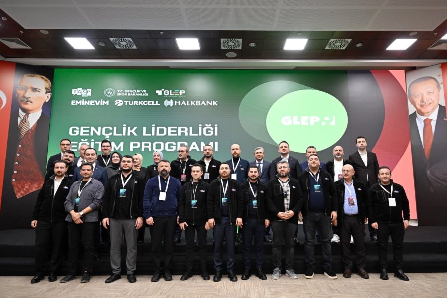 Bilal Erdoğan: "dünya Beşten Büyüktür Diyen Bir Liderimiz Varken Gelin Bu Çürümüş Düzene Muhalefet Edelim"