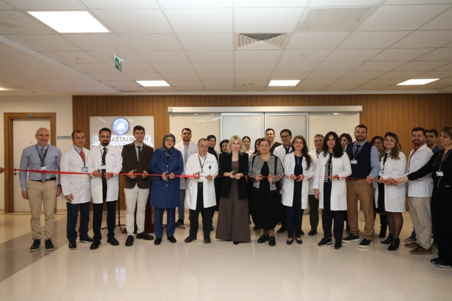 Akdeniz Üniversitesi Hastanesi’nde Göz Hastalıklarına Lazer İle Tedavi