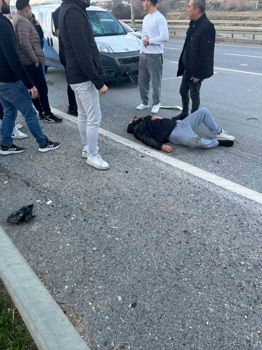 Kazaya Müdahale Trafik Ekibinin Uygulama Yaptığını Sandı, Ters İstikametten Kaçarken Kaza Yaptı