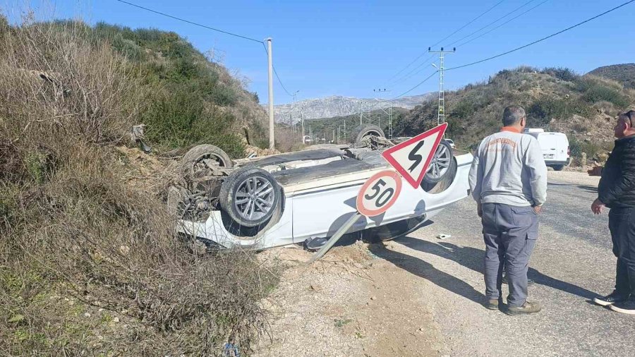 Ters Dönen Otomobilin Sürücüsü Yaralandı