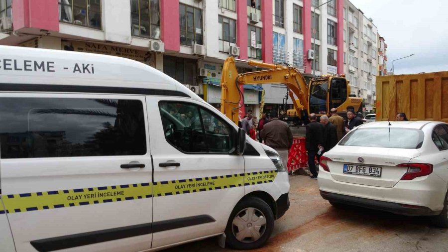 Antalya’da Belediye Kazısında Kemik Parçaları Bulundu