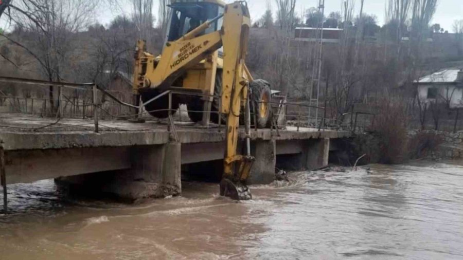 Aygır Şelalesi’nde Taşkın Riski Önlemleri Alınıyor