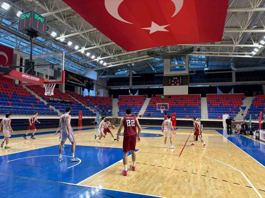 Okul Sporları Basketbol Gençler A Yarı Final Müsabakaları Açılış Seremonisi Yapıldı
