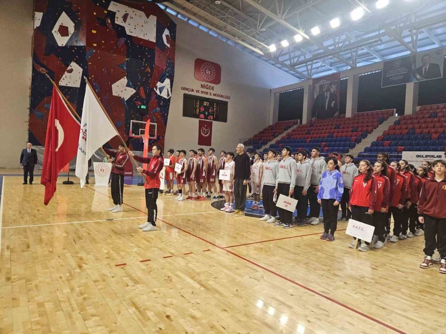 Okul Sporları Basketbol Gençler A Yarı Final Müsabakaları Açılış Seremonisi Yapıldı