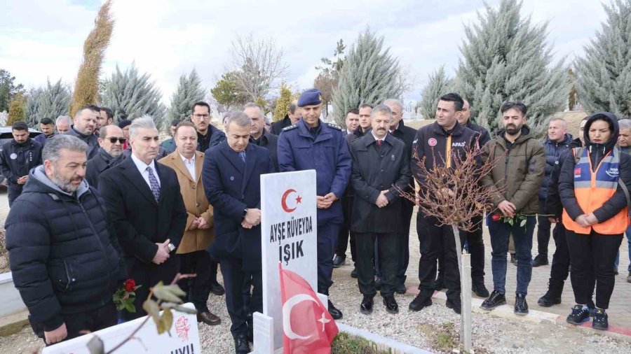 Karaman’da Depremde Hayatını Kaybedenler İçin Anma Programı Düzenlendi