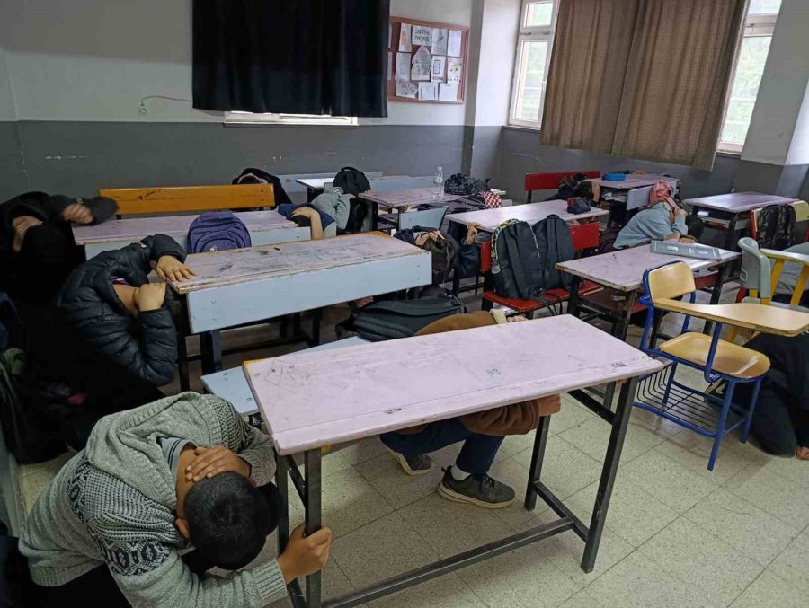 Antalya’da Gerçeğini Aratmayan Deprem Ve Yangın Tatbikatı