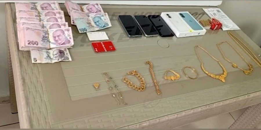 Antalya’da "istihbaratçı" Yalanıyla 3,5 Milyonluk Vurgun Yaptılar