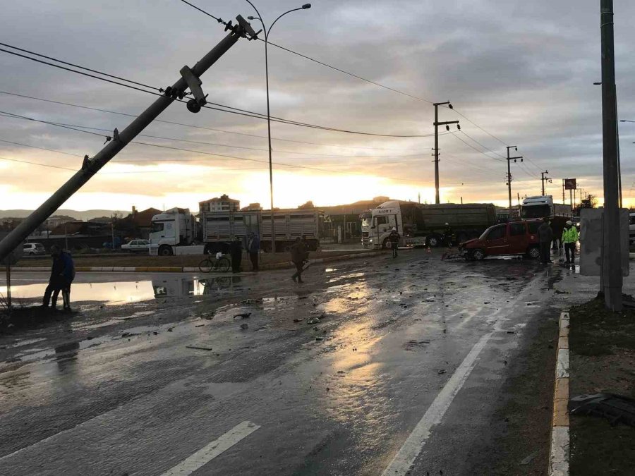 Konya’da Tır İle Kamyonet Çarpıştı: 1 Yaralı