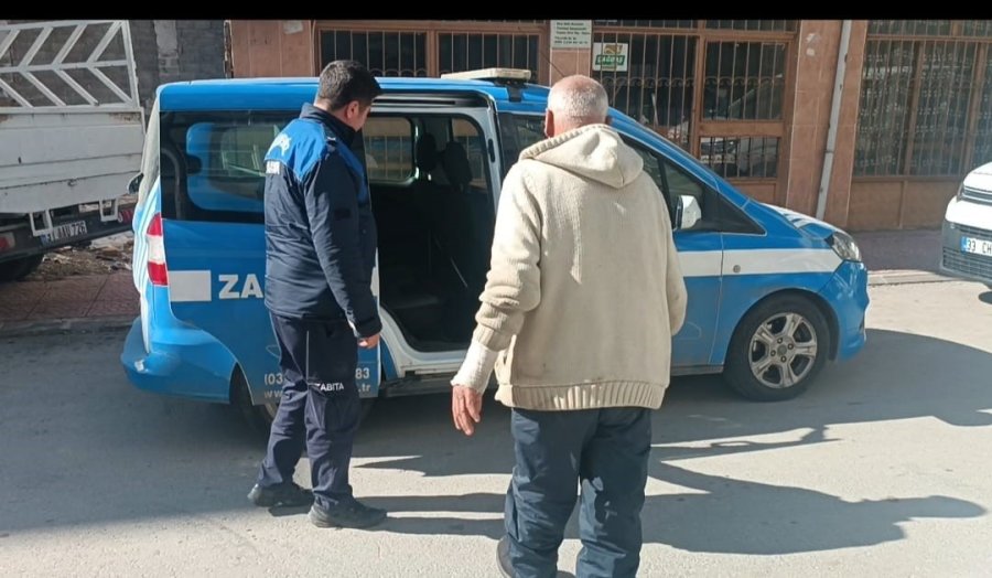 Yangında Evi Kullanılamaz Hale Gelen Vatandaş Otele Yerleştirildi