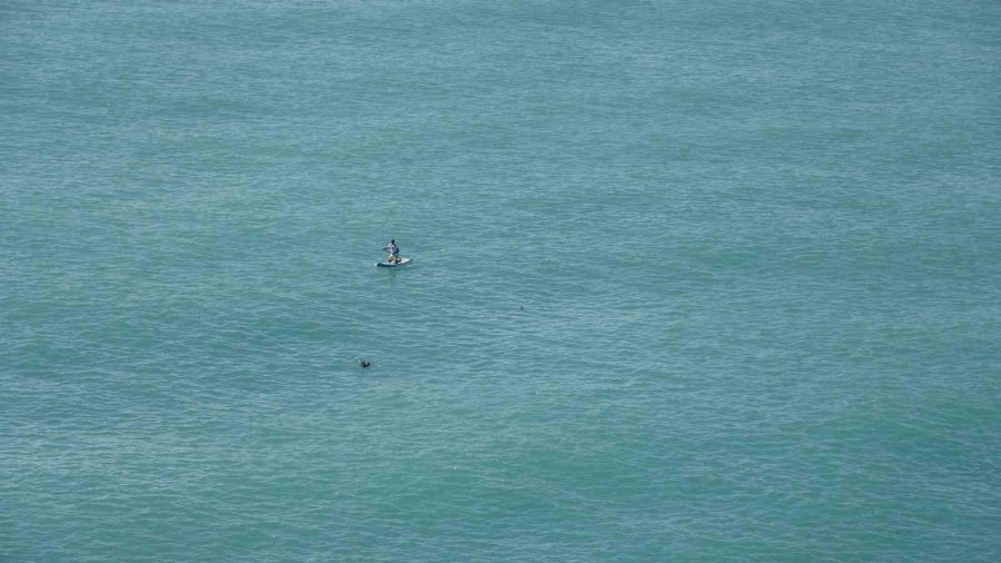 Antalya’da Bir Gün Arayla İki Mevsim: Dün Sağanak Ve Fırtına, Bugün Deniz Keyfi