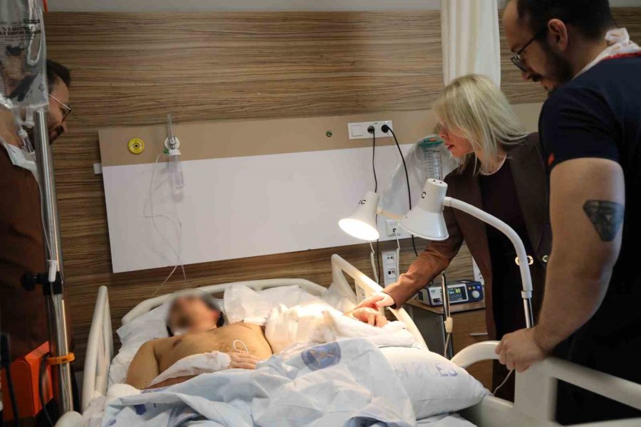 Kolu Ve Bacağı Kopan Hastalar 10 Saatte Aynı Anda Ameliyat Edildi