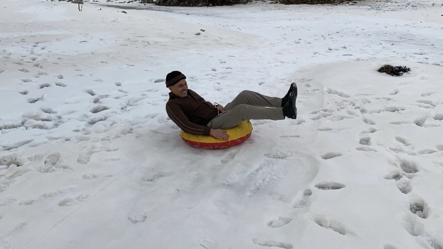 Toroslar’da Kar Güzelliği: Çocuğu Da Yaşlısı Da Doyasıya Eğlendi