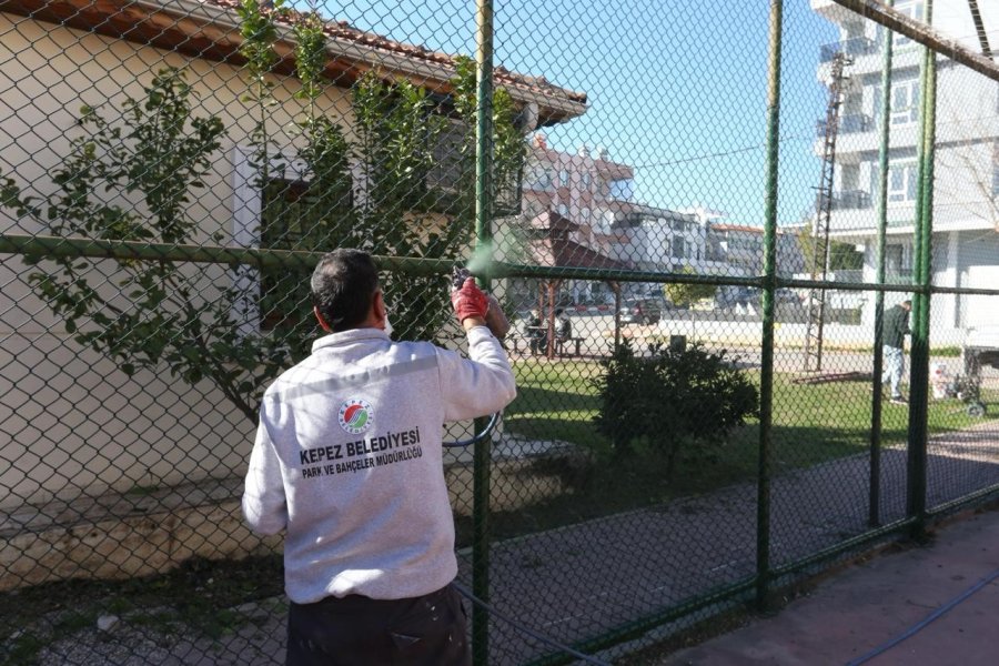 Kepez’in Varsak Ayanoğlu Mahallesi’nde Yaşam Alanları Yenilendi