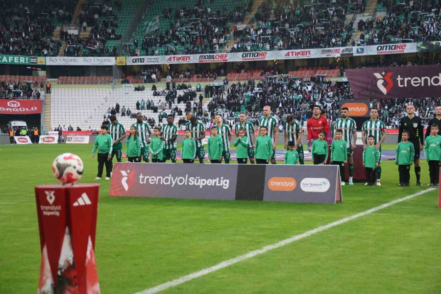 Trendyol Süper Lig: Konyaspor: 0 - Göztepe: 0 (ilk Yarı)