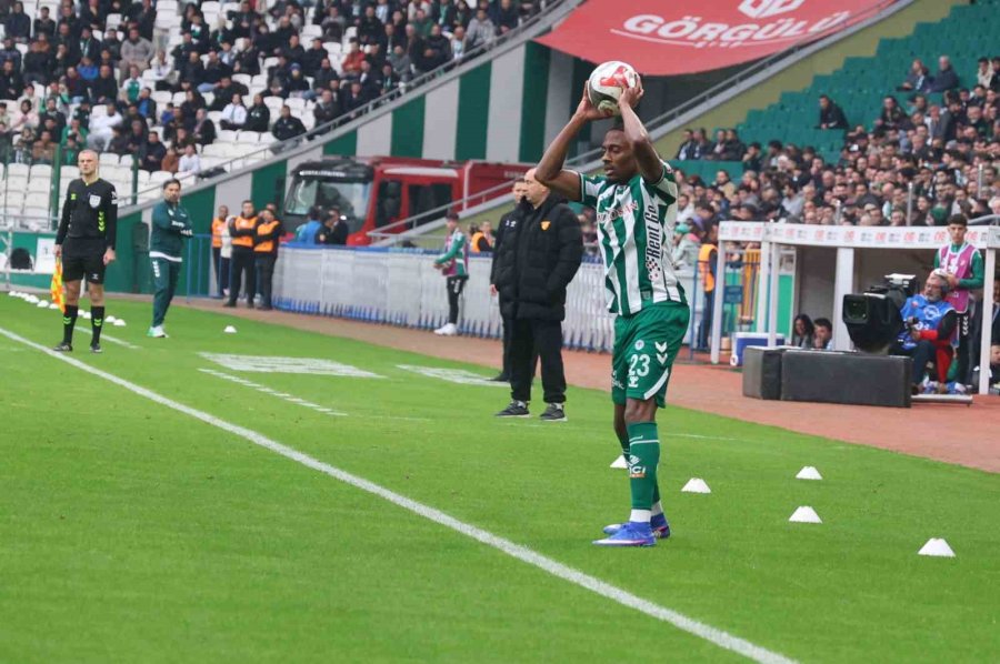 Trendyol Süper Lig: Konyaspor: 0 - Göztepe: 0 (ilk Yarı)