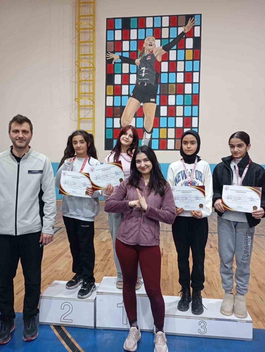 Niğde Wushu Takımı’ndan Malatya’da Büyük Başarı