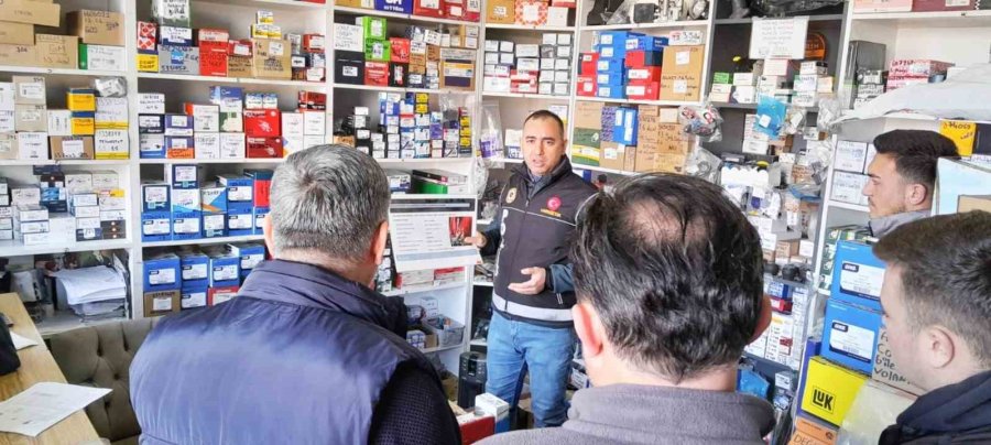 Narkotik Ekipleri Önleyici Bilgilendirme Çalışması Yaptı