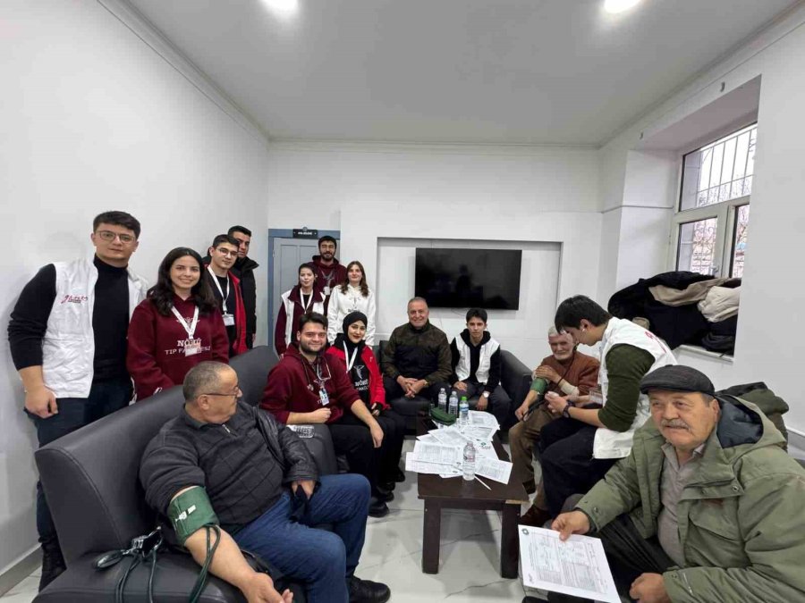 Altunhisar’da Sağlık Sokağı Projesi Yoğun İlgi Gördü