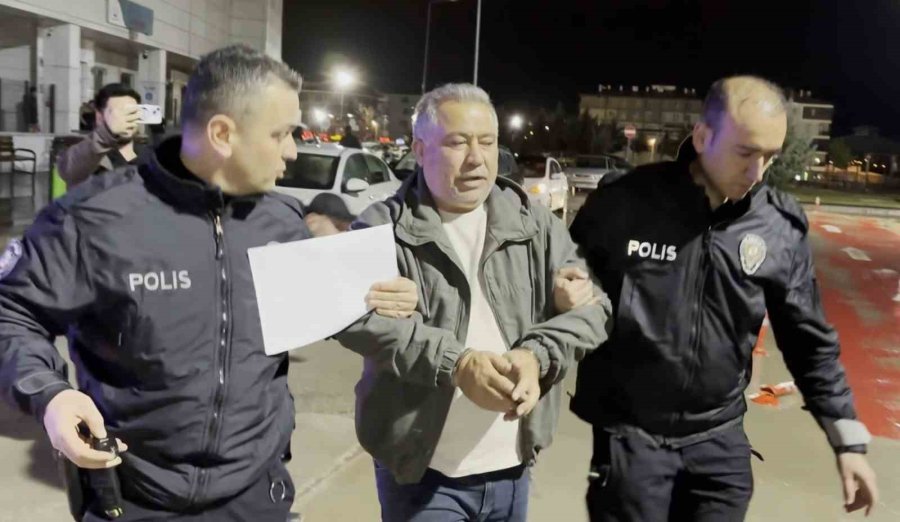 Maddi Hasarlı Kaza Sonrası 2 Kişiyi Öldürdü, "pişman Değilim, Onur Duyuyorum" Dedi