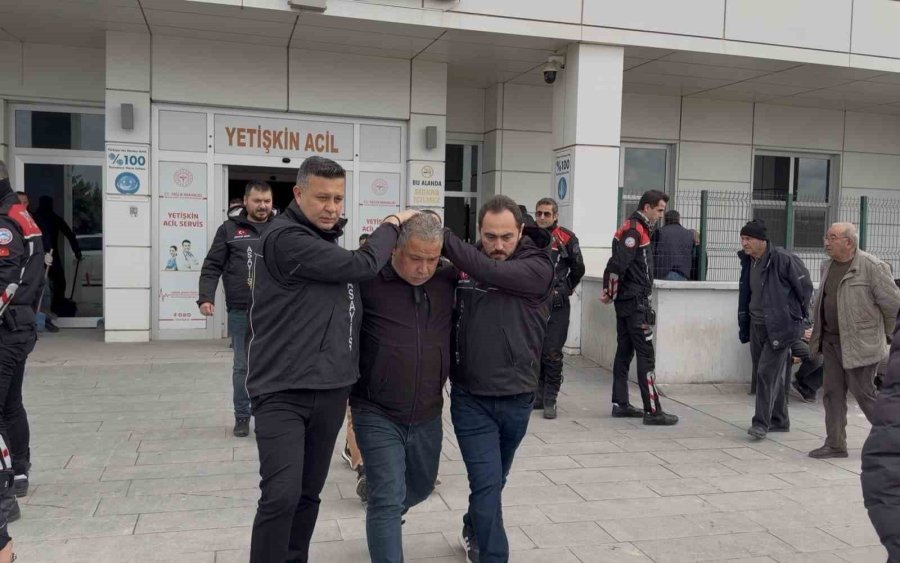 Maddi Hasarlı Kaza Sonrası 2 Kişiyi Öldürüp, "pişman Değilim" Diyen Şahıs Tutuklandı