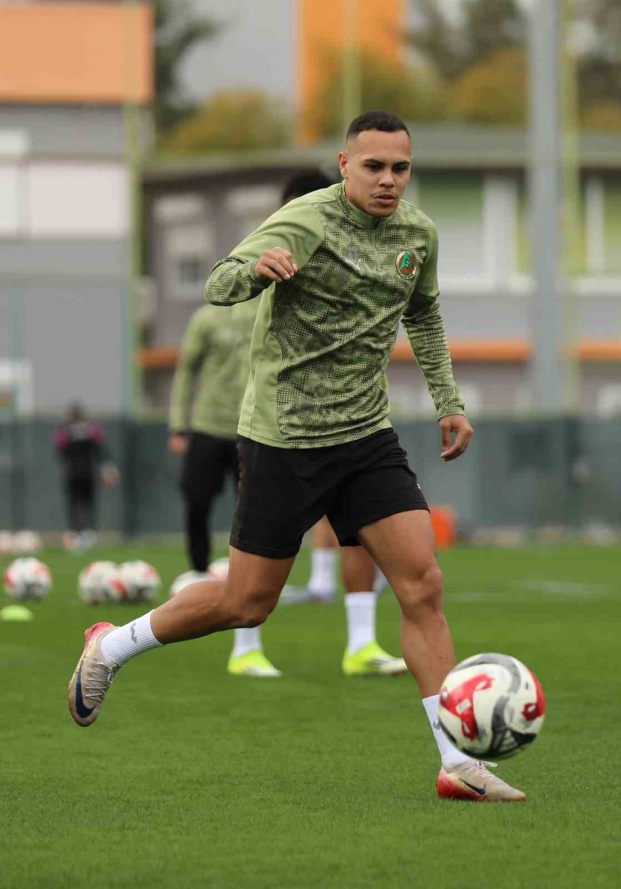 Alanyaspor, Konyaspor Maçı Hazırlıklarına Başladı