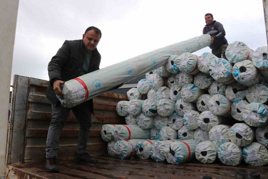 Antalya Büyükşehir’den Hortum Ve Yağıştan Zarar Gören Çiftçilere Destek