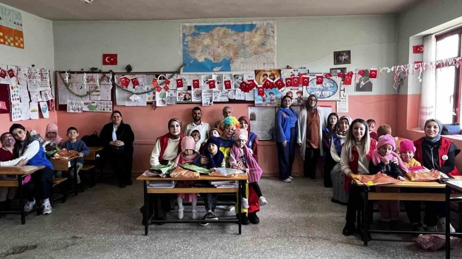 "sobada Çay, Sevgide İlmek" Projesi Minik Yürekleri Isıttı