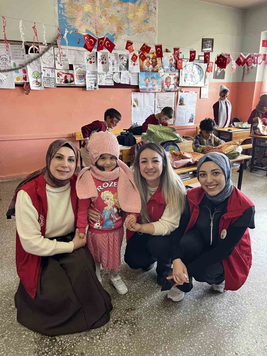 "sobada Çay, Sevgide İlmek" Projesi Minik Yürekleri Isıttı