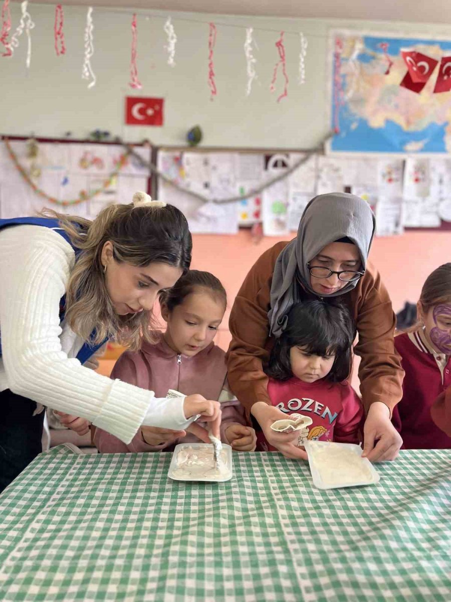 "sobada Çay, Sevgide İlmek" Projesi Minik Yürekleri Isıttı