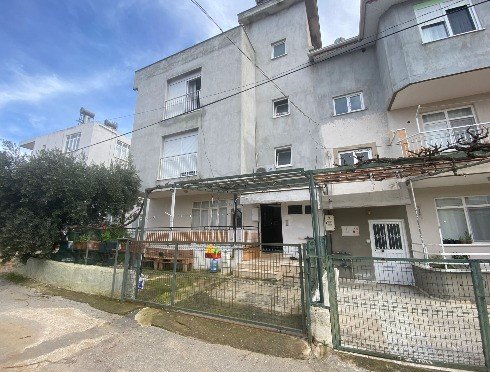 Antalya’da Doğal Gaz Kombisinden Sızan Karbonmonoksit Gazından Anne Ve Oğlu Zehirlendi