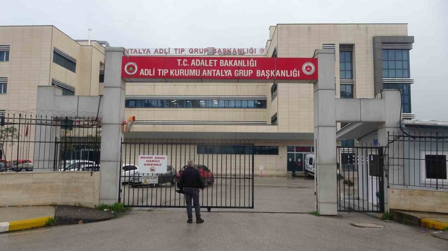 Evinde Çıkan Yangında Ağır Yaralanan Yaşlı Kadın Hayatını Kaybetti