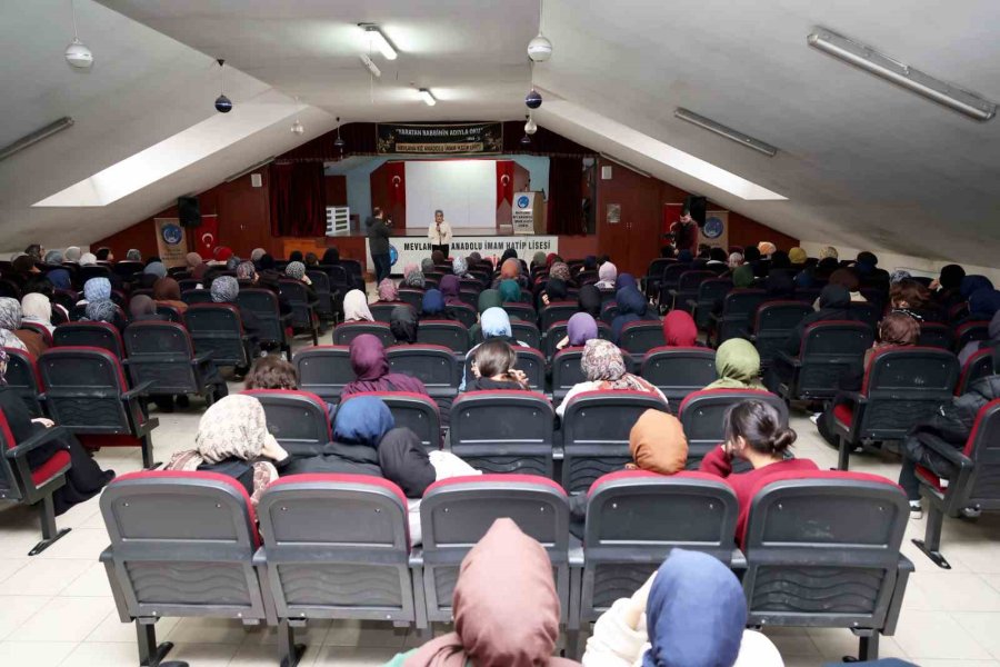 Karatay Gençlik Meclisi’nden Kariyer Günleri Programı