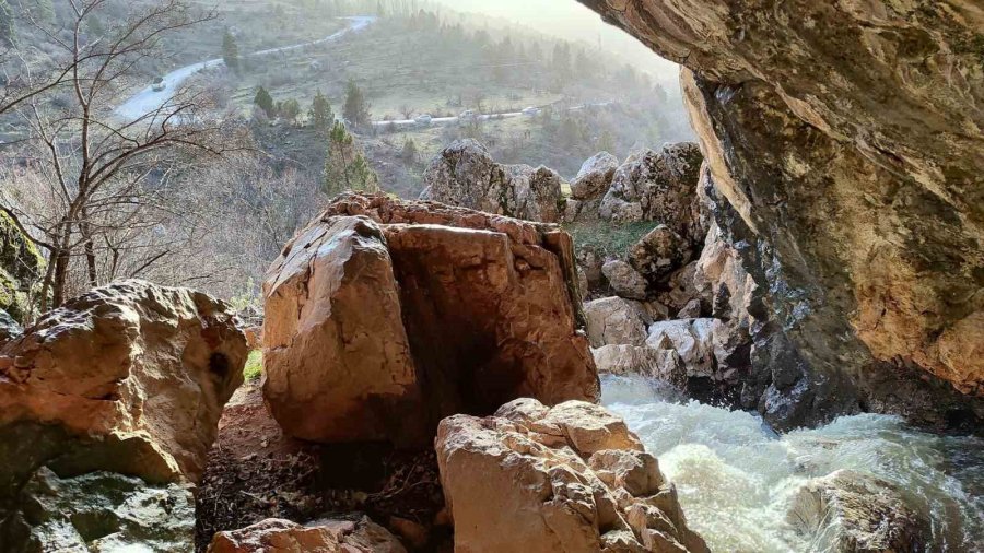 Derebucak’ta Kuruyan Düden Şelalesi Yeniden Akmaya Başladı