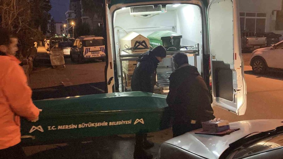 Polis Kavga İhbarına Gitti, Banyoda Cesetle Karşılaştı: 3 Gözaltı