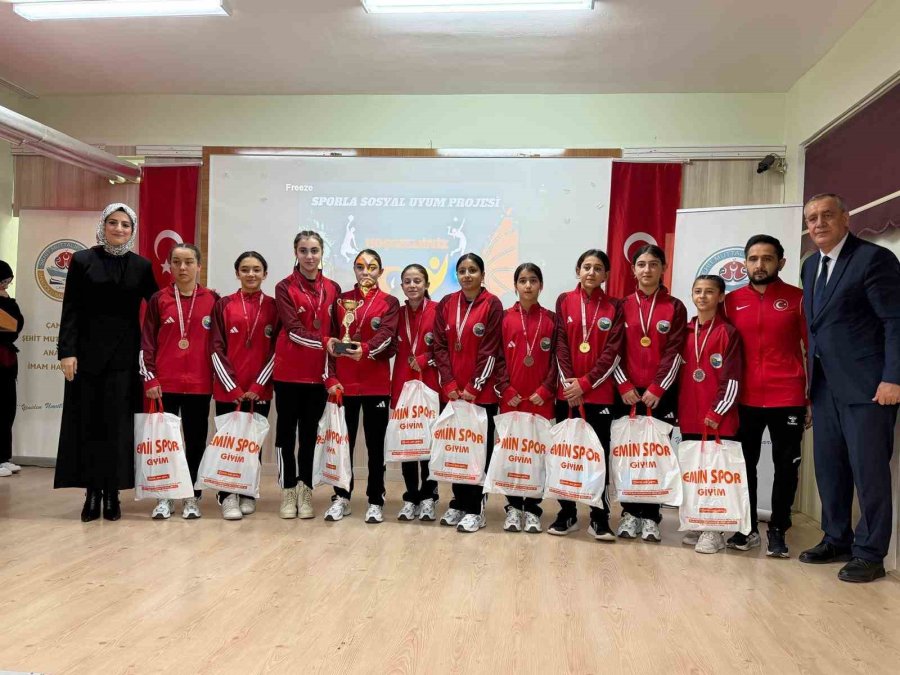 Çamardı’nda Sporla Sosyal Uyum Projesi’nde Anlamlı Buluşma