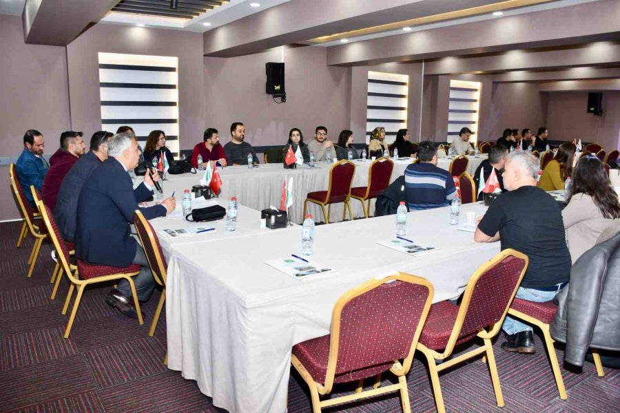 Silifke’de Lgs’ye Yönelik Kapsamlı Öğretmen Çalıştayı