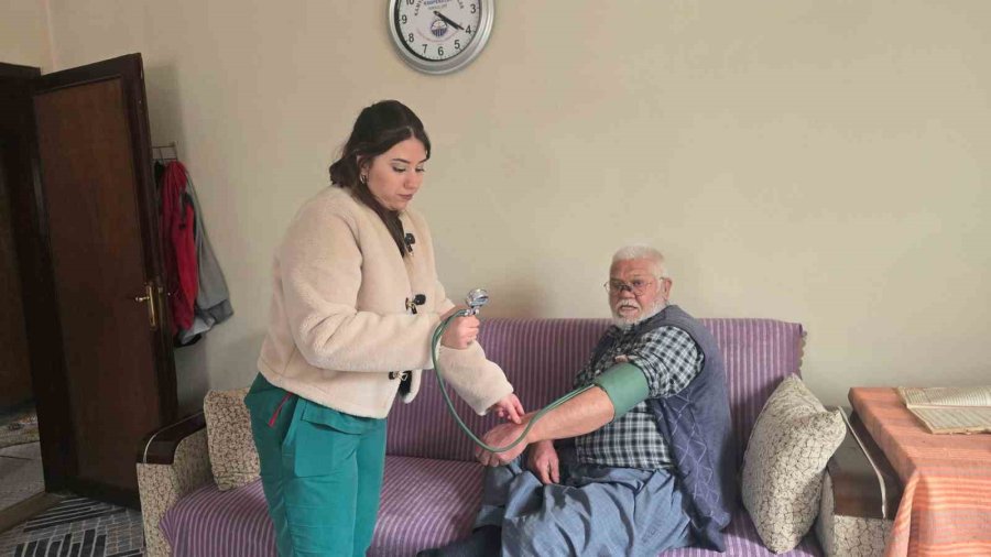 Tarsus Belediyesi’nden Kapı Kapı Gönül Köprüsü