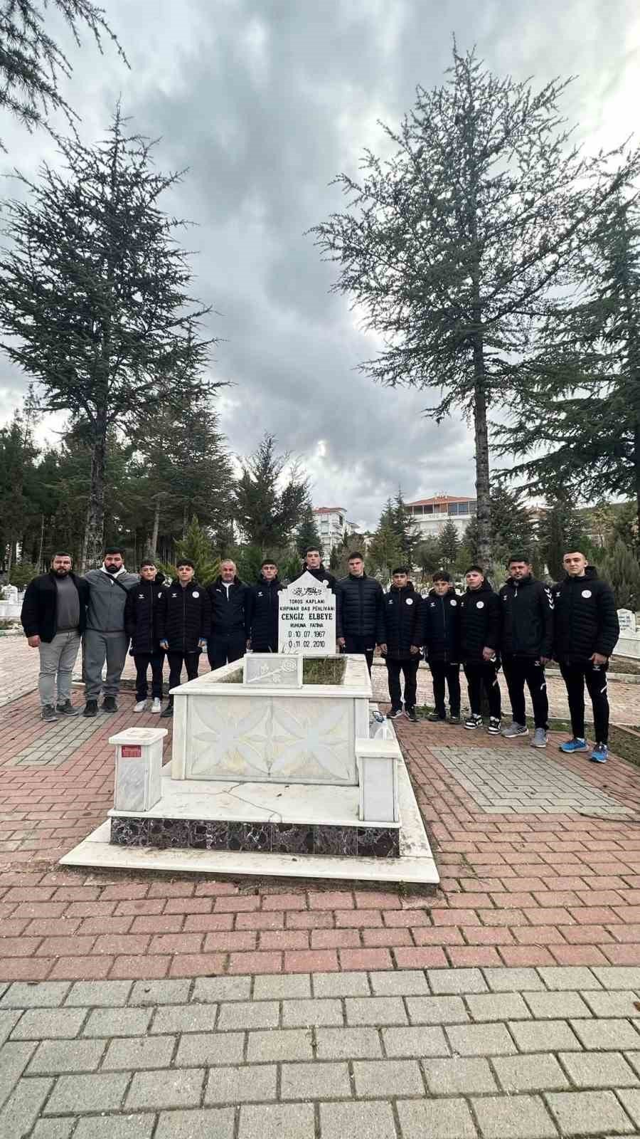 Cengiz Elbeye Anıldı