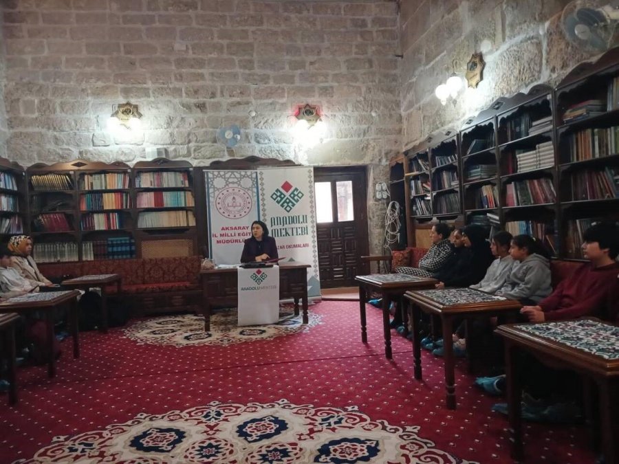 Öğrenciler Aksaray’daki Okuma Sohbetinde Bir Araya Geldi