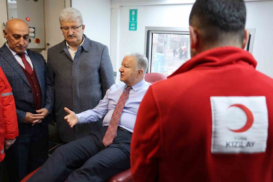 Aksaray’da Kan Bağışı Kampanyasına Vali Duru Da Katıldı