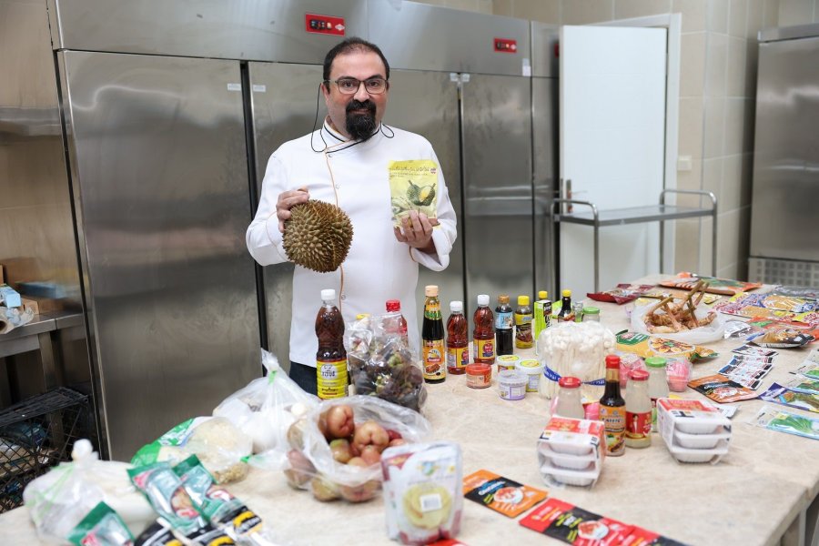 Alkü’lü Öğrenciler Uzak Doğu Mutfağını Uzmanından Öğreniyor