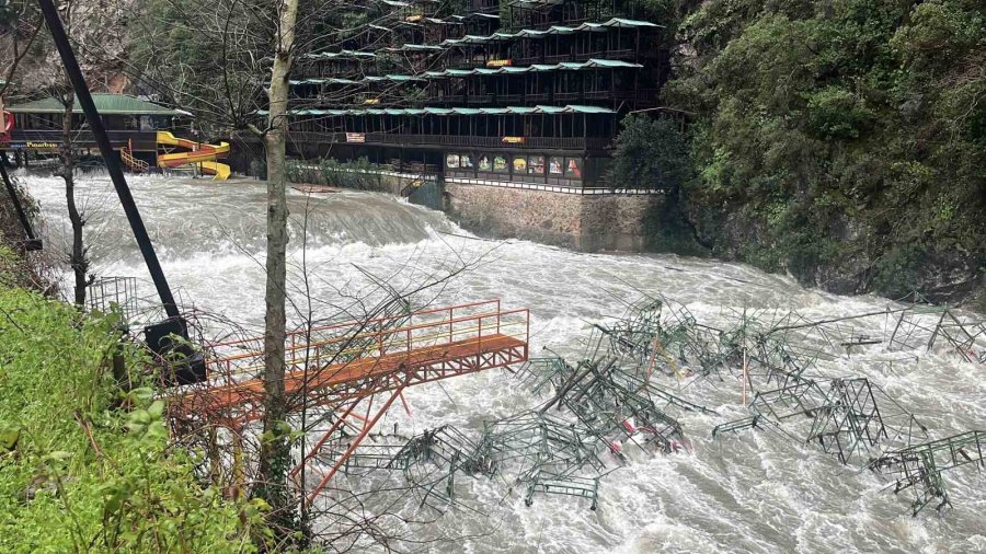 Alanya Dim Barajı’nda Su Seviyesi Yükseldi Bölgeye Yakın Bazı Evlerin Tedbir Amaçlı Boşaltılması İstendi